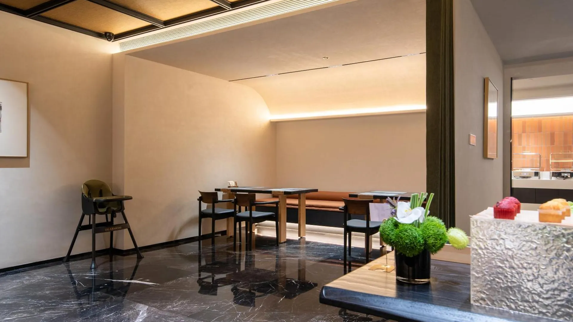 Jiayou Hotel Zhengzhou 4*,  China